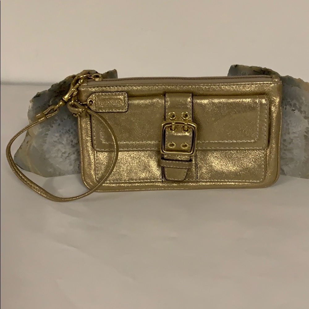 💯 Authentic Vintage Coach Wristlett